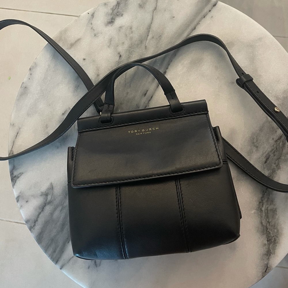 Authentic, Tory Burch Block-T Mini Satchel!!